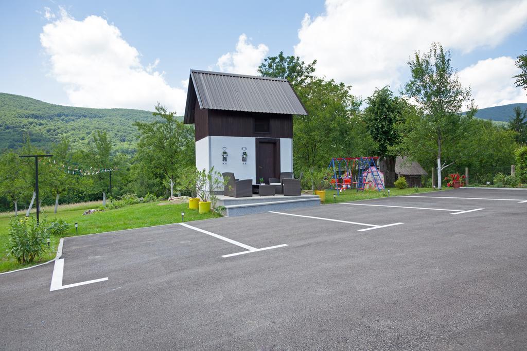 Apartment Petra I Nikola Seliste Dreznicko Dış mekan fotoğraf
